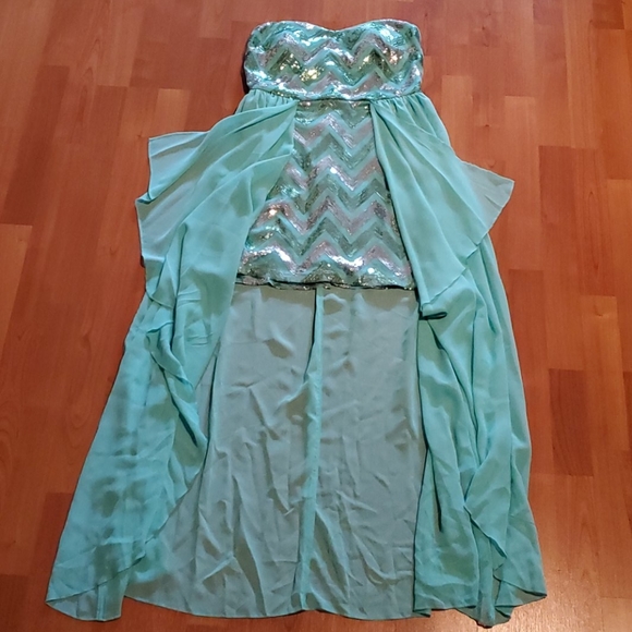 Free shipping. Formal Sequence Dress - Picture 2 of 4